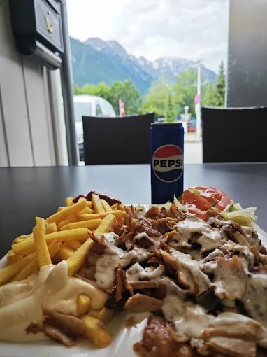 Kebap Teller mit Pommes